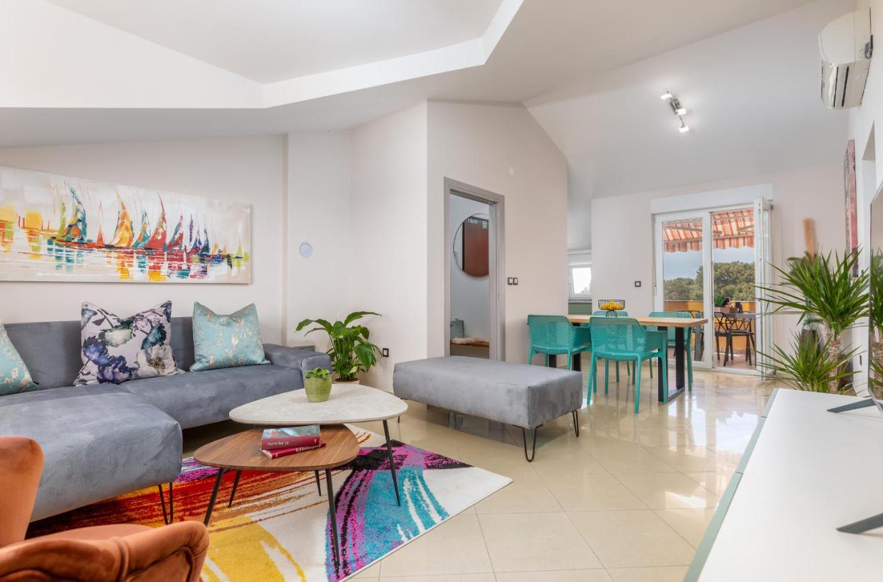 Vito With Sea View Apartment *